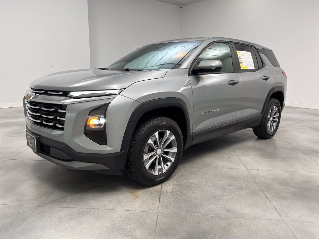 Used 2025 Chevrolet Equinox LT FWD image 4