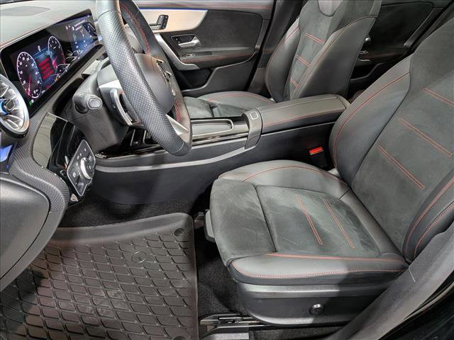 Used 2025 Mercedes-Benz CLA 250 image 16
