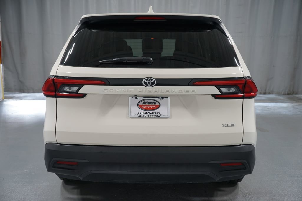 Certified 2024 Toyota Grand Highlander XLE image 7