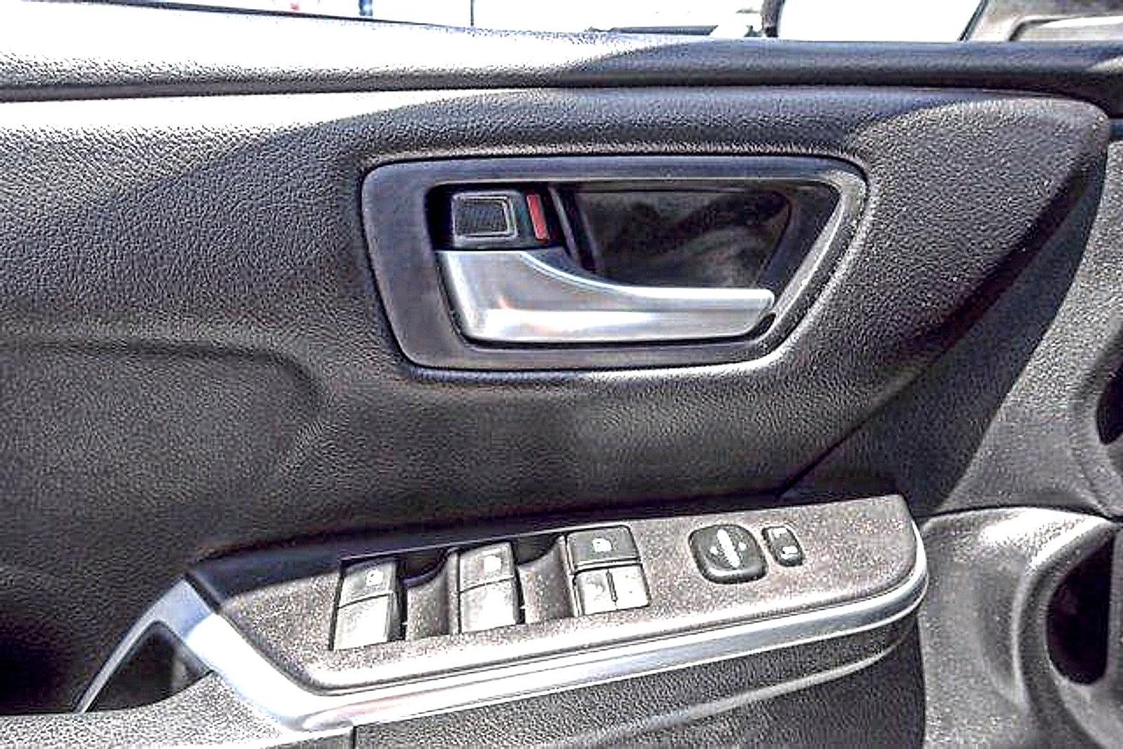 Used 2017 Toyota Camry SE FWD image 11