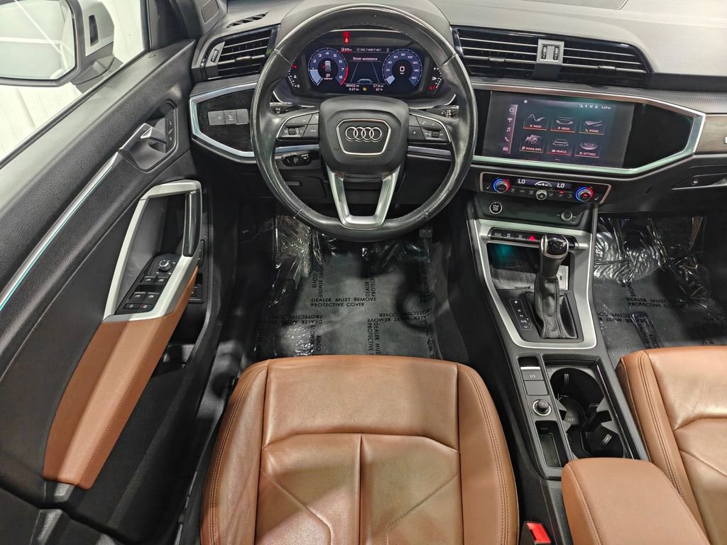 Used 2022 Audi Q3 2.0T Premium Plus w/ Premium Plus Package image 4