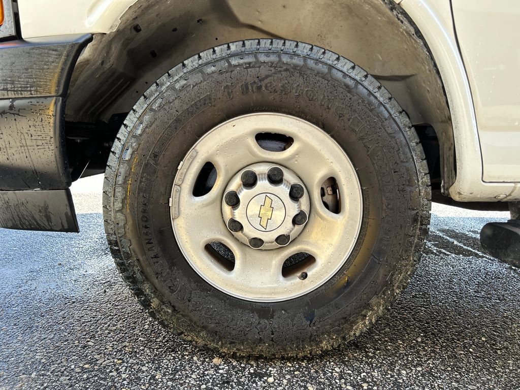 Used 2023 Chevrolet Express 2500 w/ Driver Convenience Package image 7