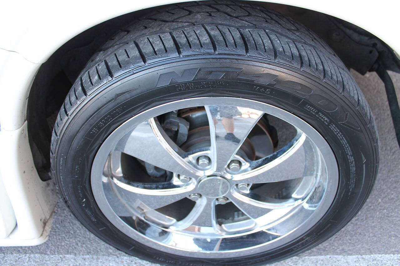Used 2006 Chevrolet Express 1500 RWD image 11