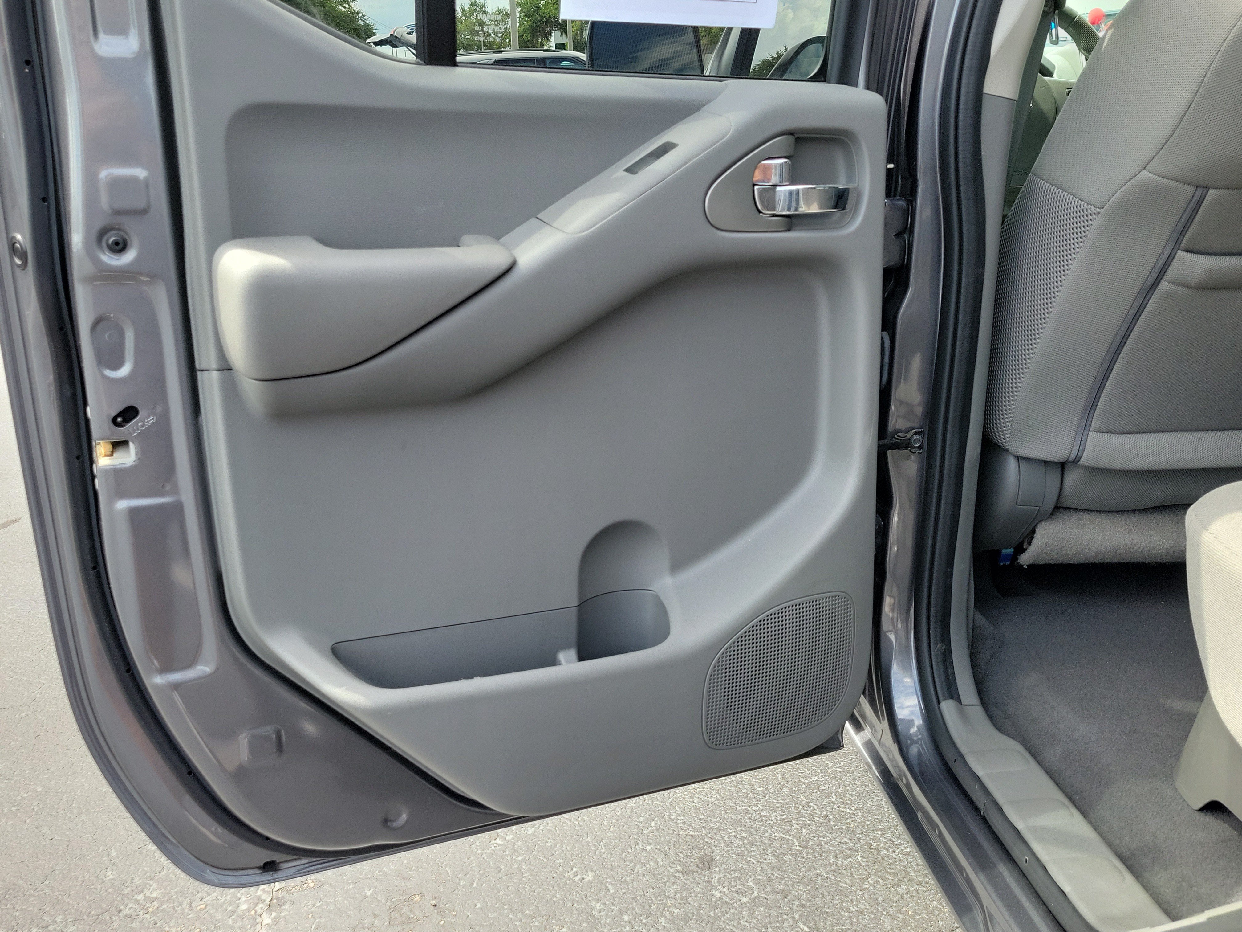 Used 2021 Nissan Frontier SV RWD image 12