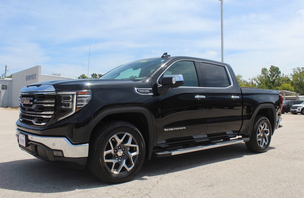 Used 2024 GMC Sierra 1500 SLT w/ SLT Premium Plus Package AWD/4WD image 2