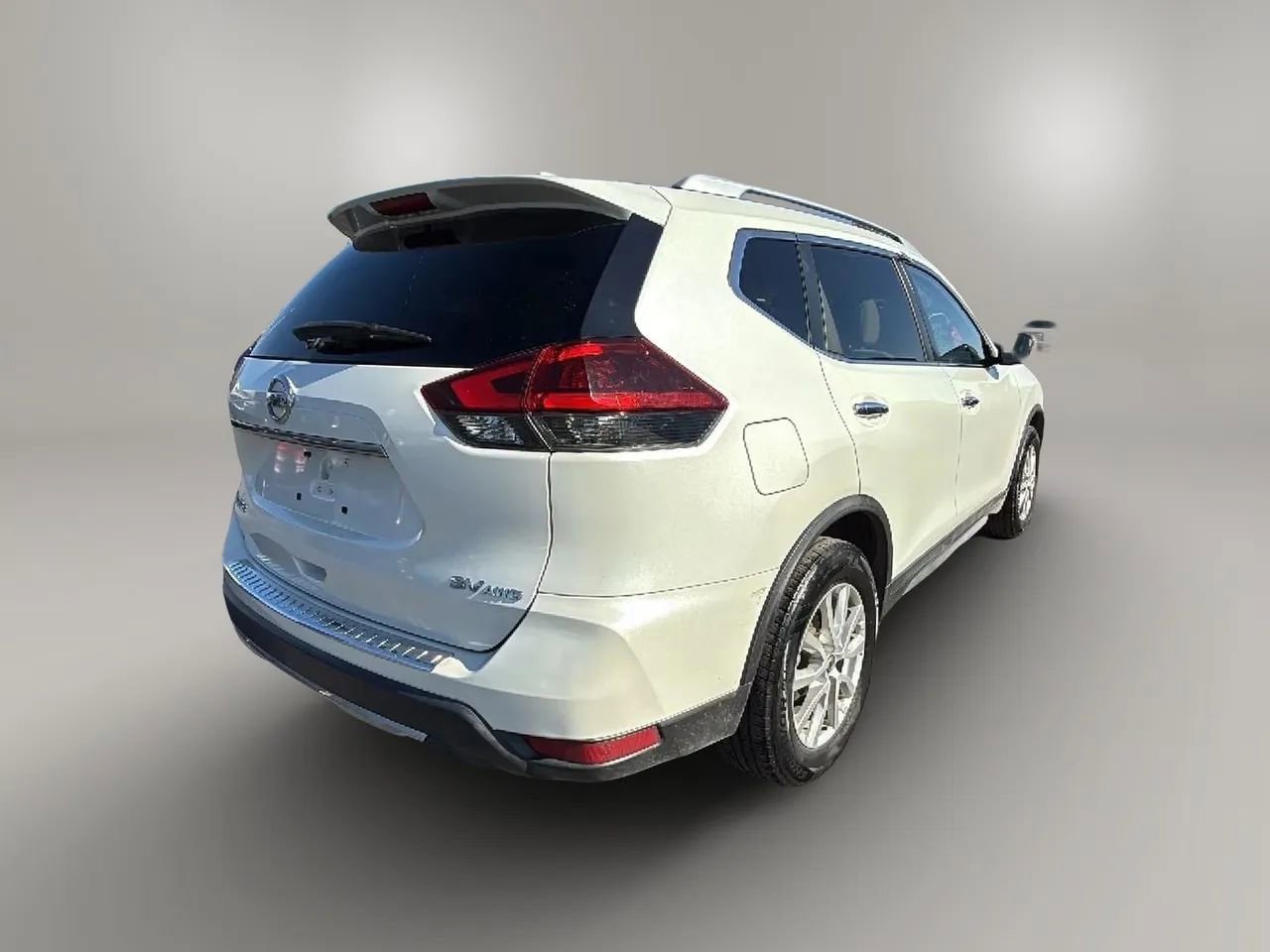 Used 2018 Nissan Rogue SV image 5