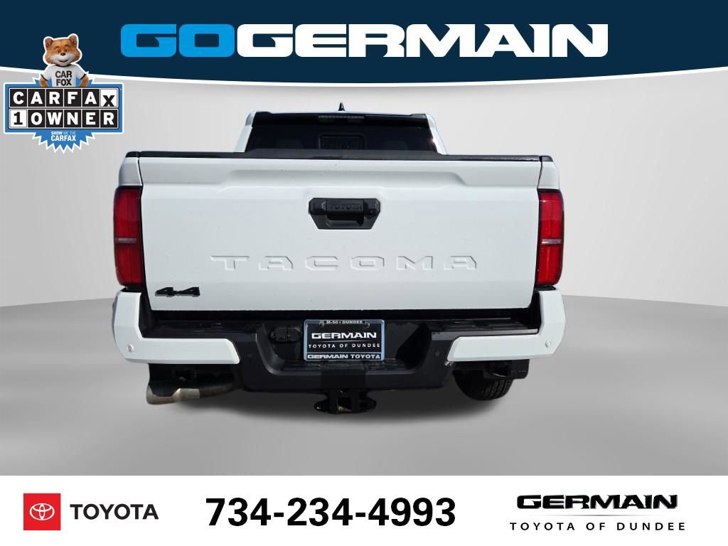 Used 2025 Toyota Tacoma SR5 AWD/4WD image 10
