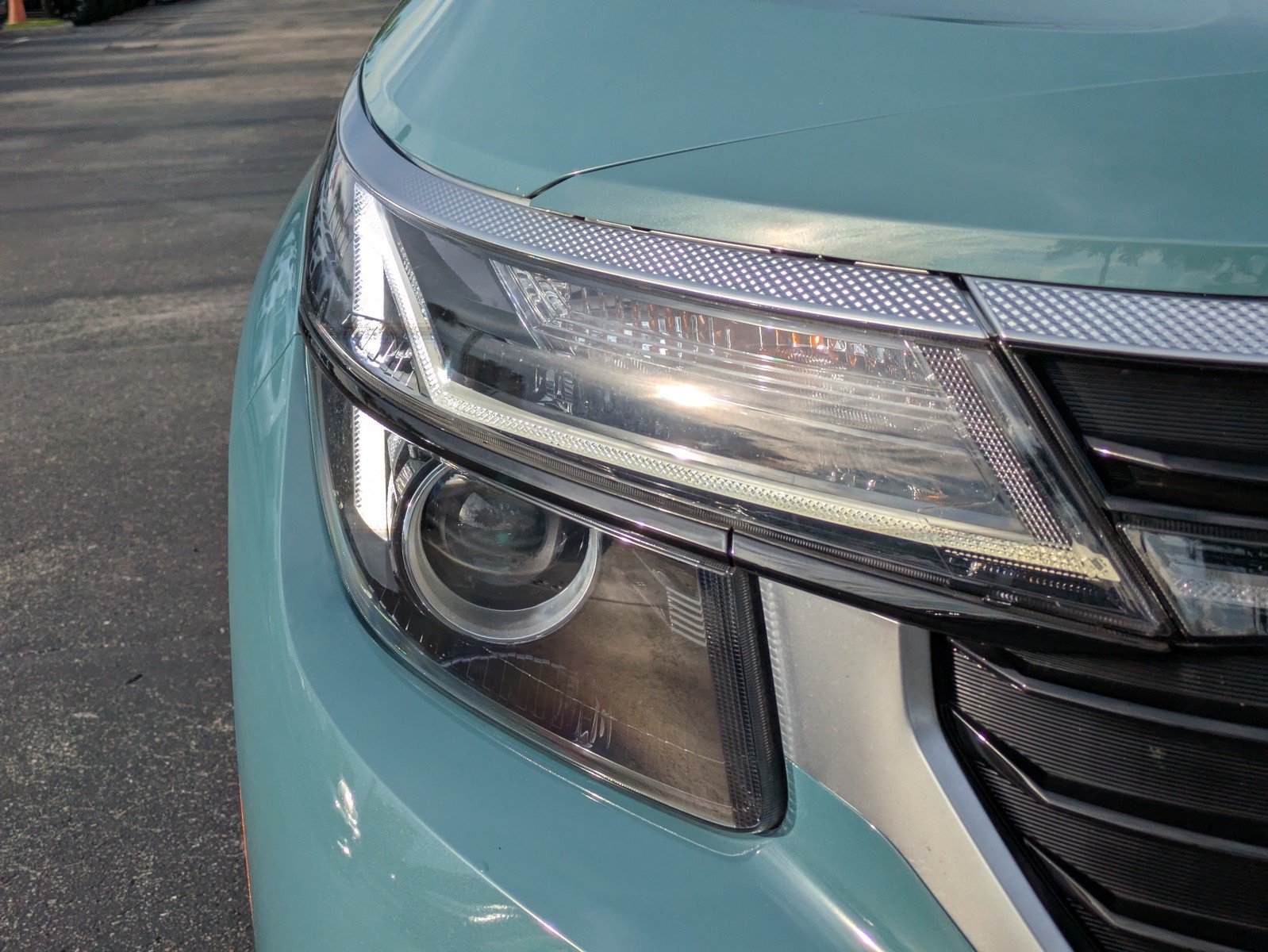Certified 2025 Kia Seltos S FWD image 8