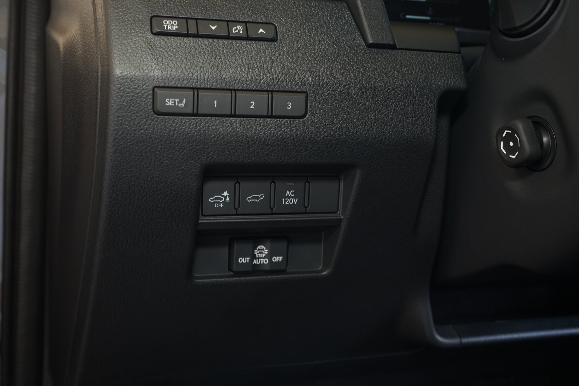 Used 2025 Lexus GX 550 w/ Cold Area Package image 31