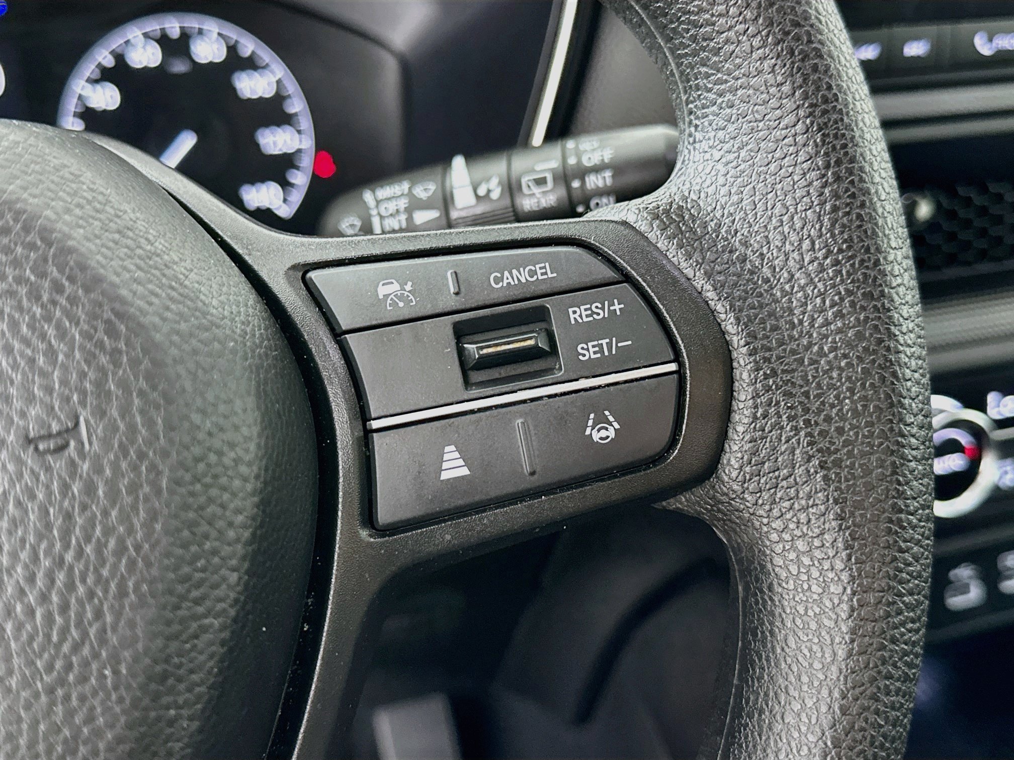 Used 2025 Honda CR-V EX image 13