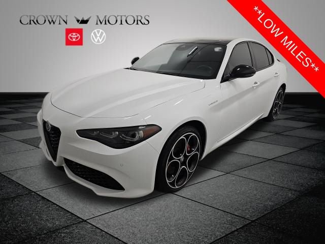 Used 2024 Alfa Romeo Giulia Veloce image 3
