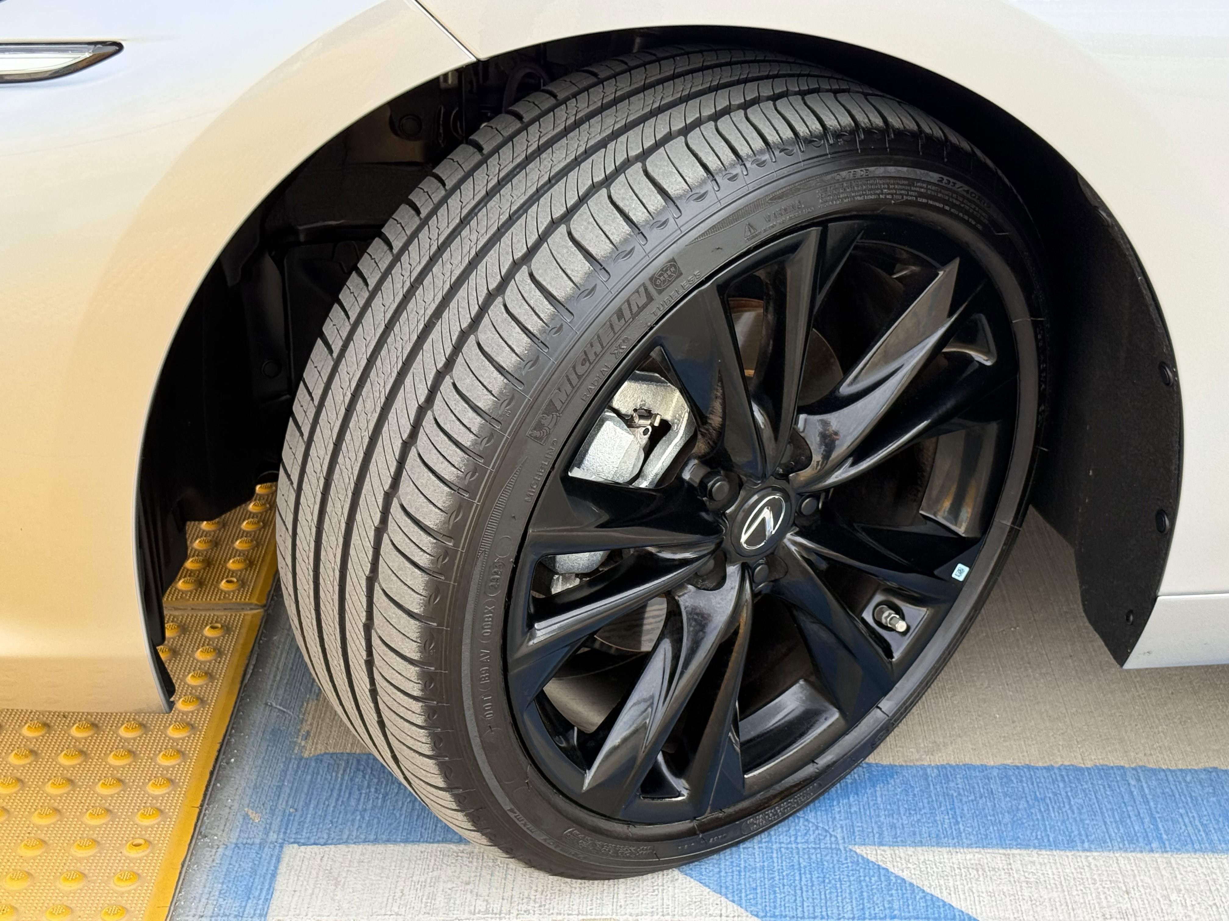 Certified 2024 Lexus ES 300h F Sport image 15