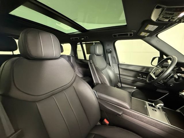 Used 2025 Land Rover Range Rover SE AWD/4WD image 32