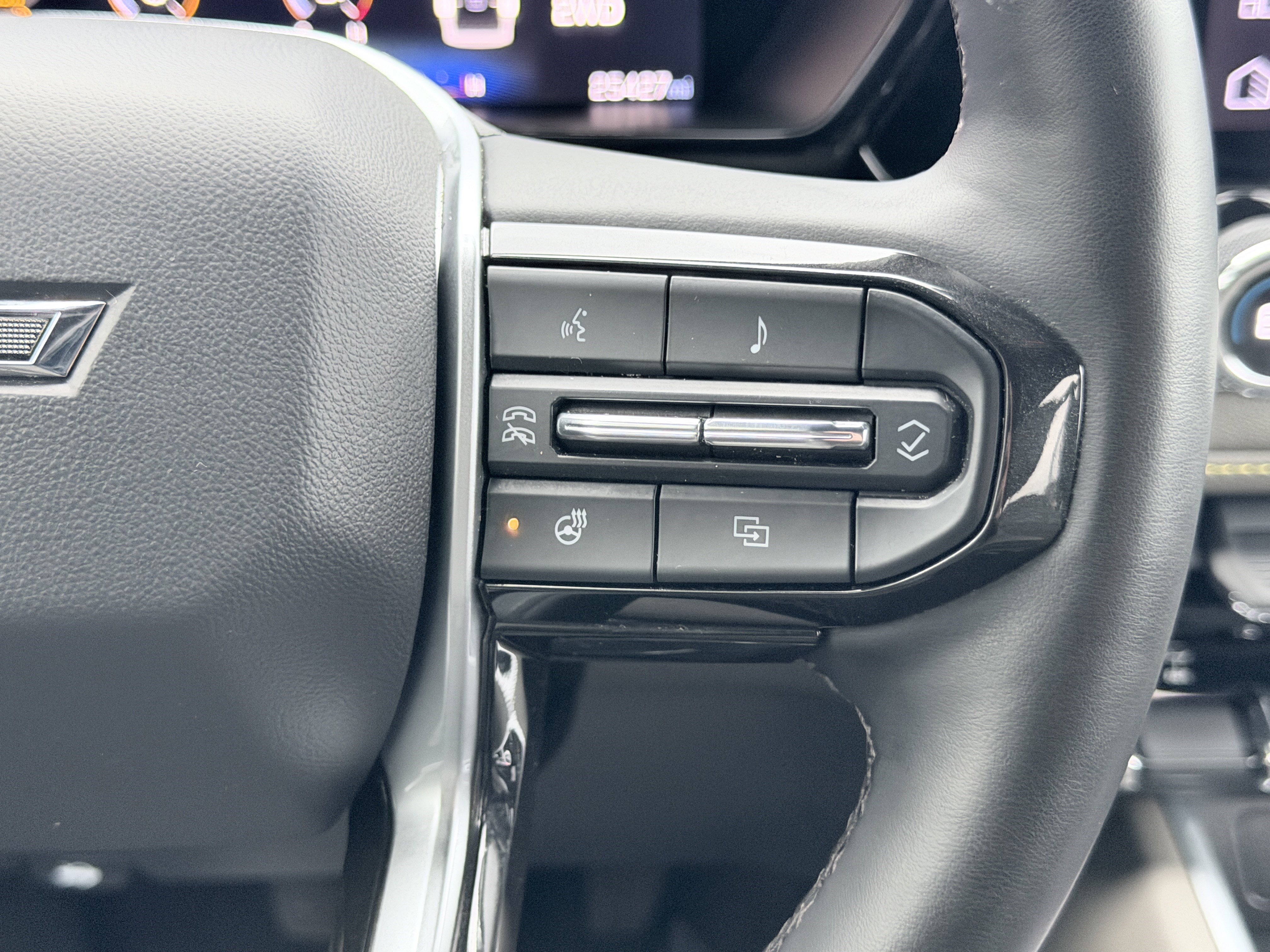 Used 2024 Chevrolet Colorado ZR2 w/ ZR2 Convenience Package III image 39