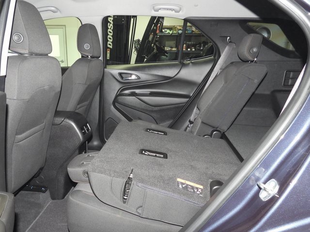 Used 2018 Chevrolet Equinox LT image 32