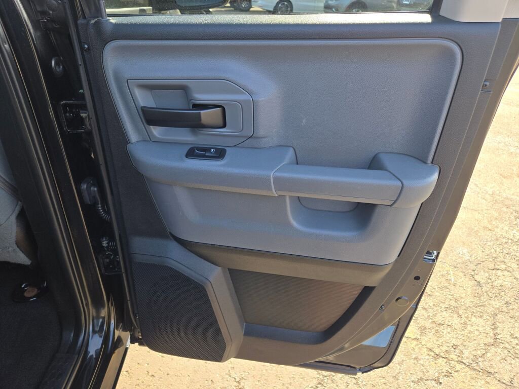 Used 2017 RAM 1500 Classic SLT image 8