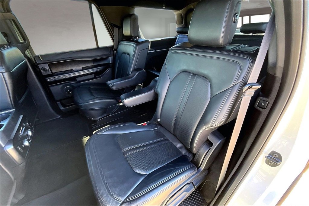 Used 2018 Ford Expedition Limited w/ Equipment Group 301A image 27