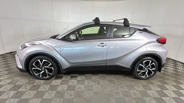 Used 2018 Toyota C-HR XLE FWD video 5