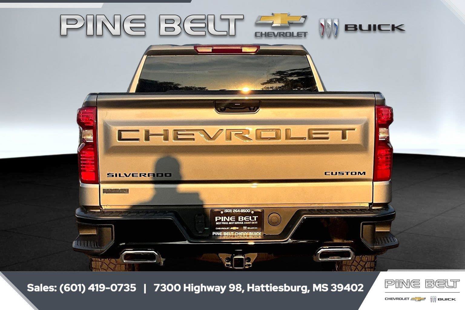 New 2026 Chevrolet Silverado 1500 Custom Trail Boss w/ LPO, Dark Essentials Package AWD/4WD image 4