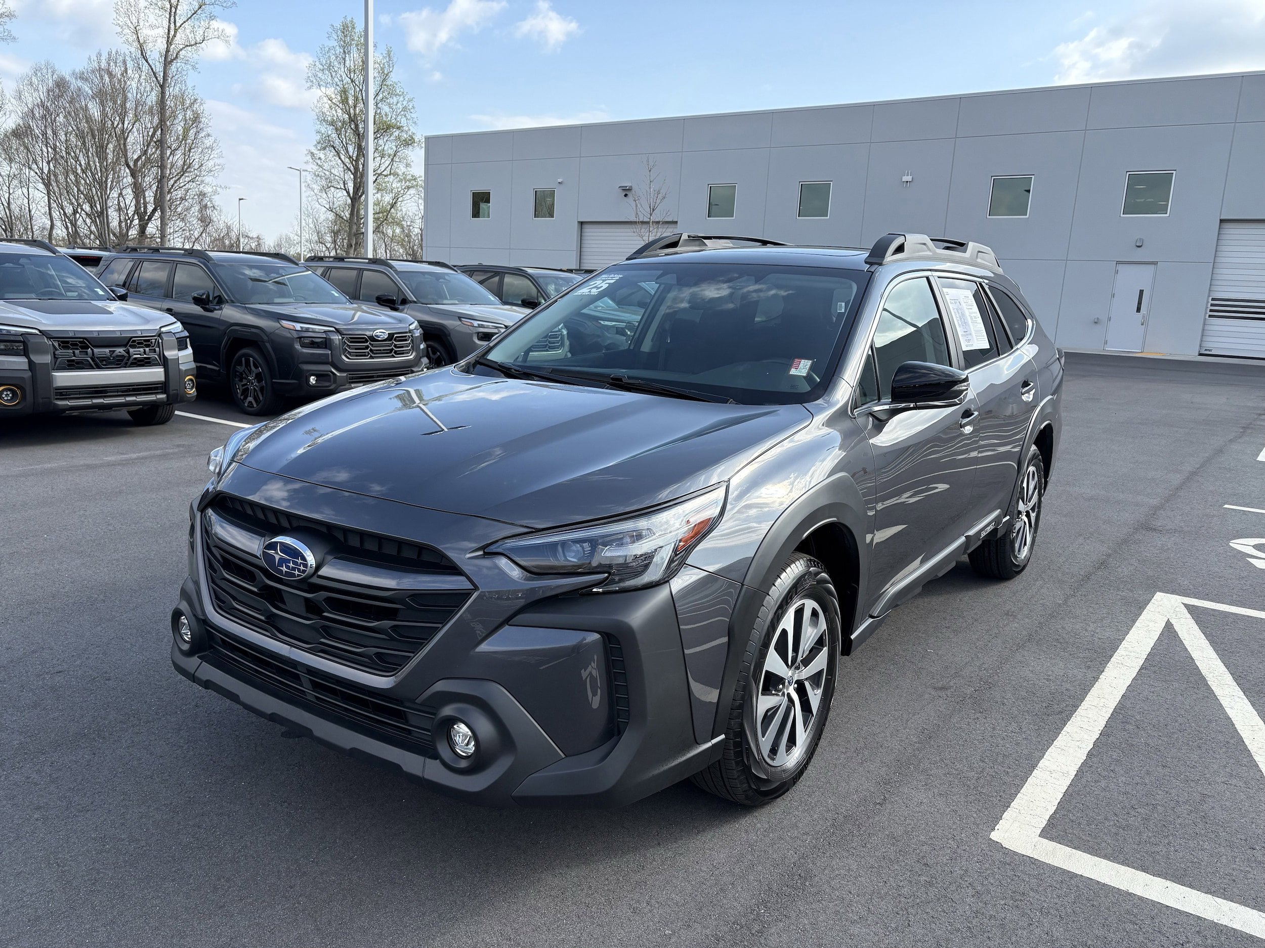 Certified 2025 Subaru Outback Premium AWD/4WD image 3