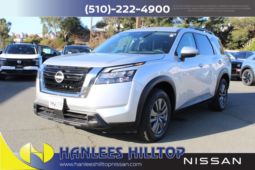Certified 2024 Nissan Pathfinder SV image 3