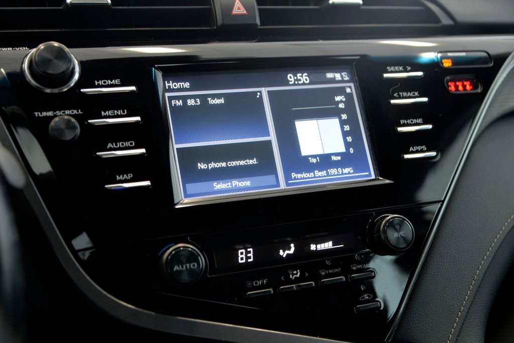 Used 2019 Toyota Camry SE image 19