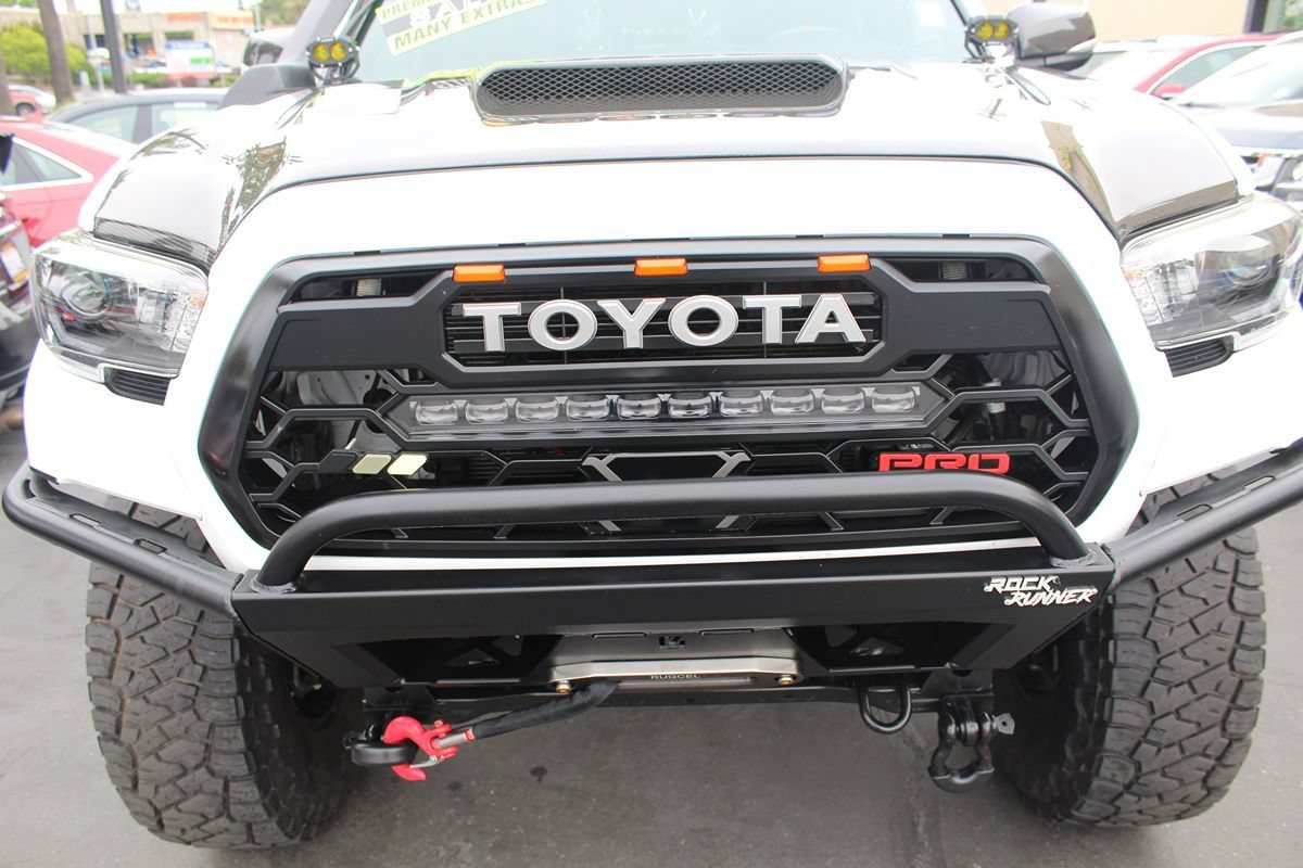 Used 2018 Toyota Tacoma TRD Pro AWD/4WD image 9