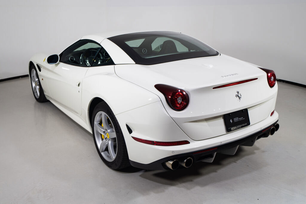 Used 2017 Ferrari California T RWD image 8