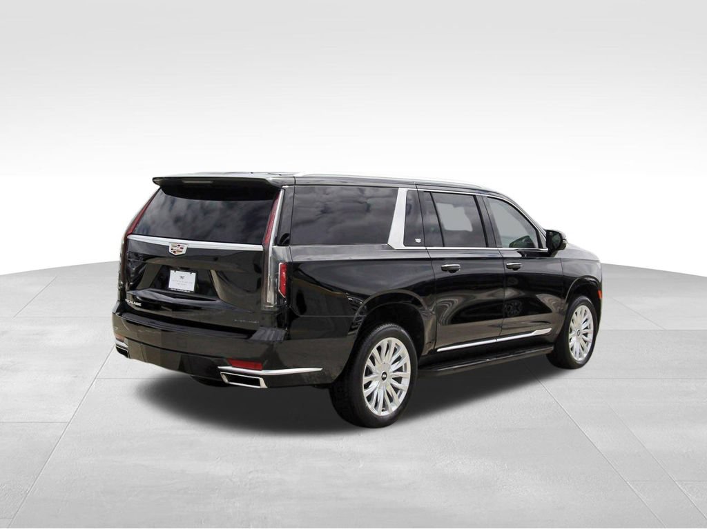 Used 2024 Cadillac Escalade ESV Luxury RWD image 4