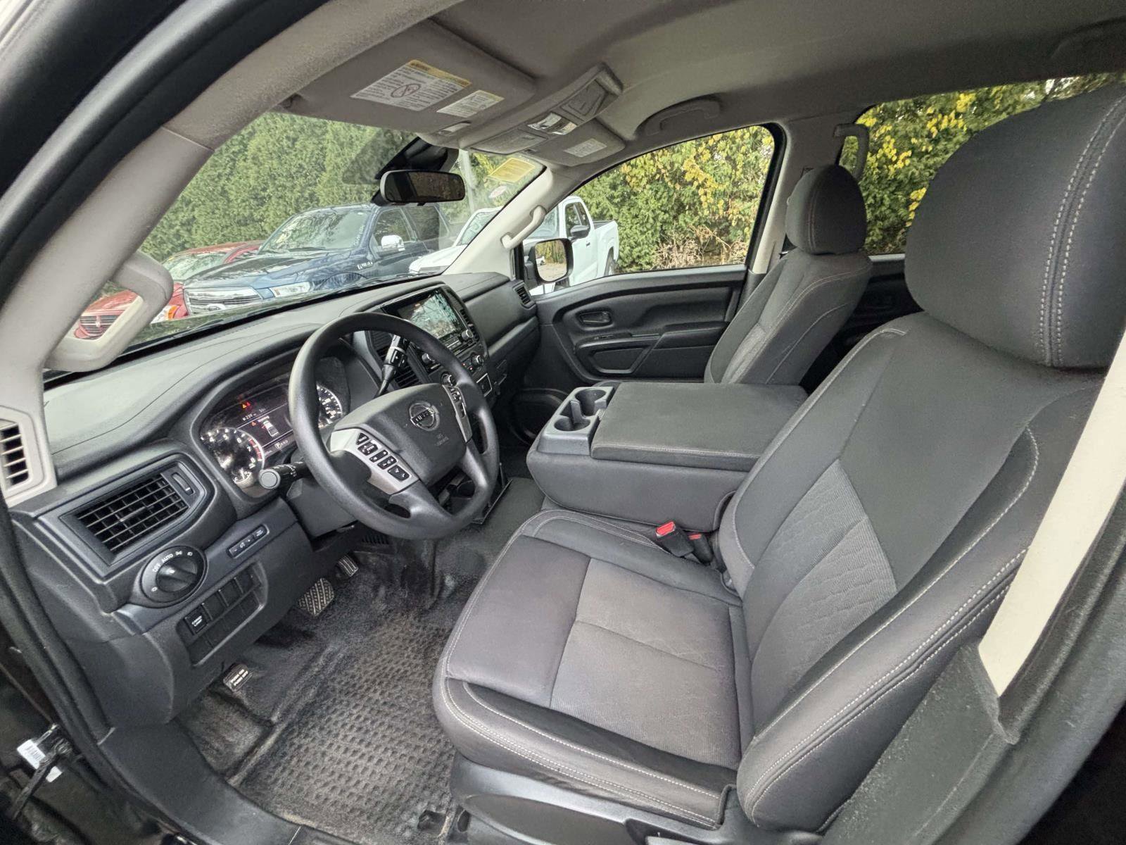 Used 2022 Nissan Titan S image 16