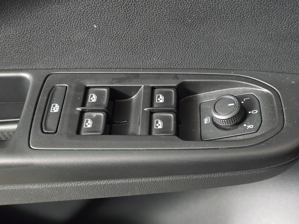 Used 2023 Volkswagen Taos SE w/ Black Wheel Package image 12