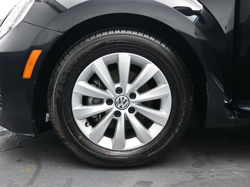 Used 2019 Volkswagen Beetle 2.0T S image 13