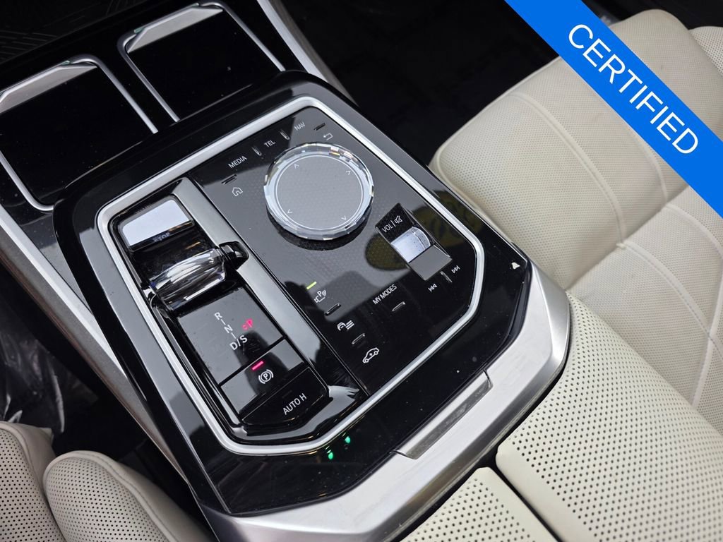 Certified 2023 BMW 760i xDrive AWD/4WD image 21