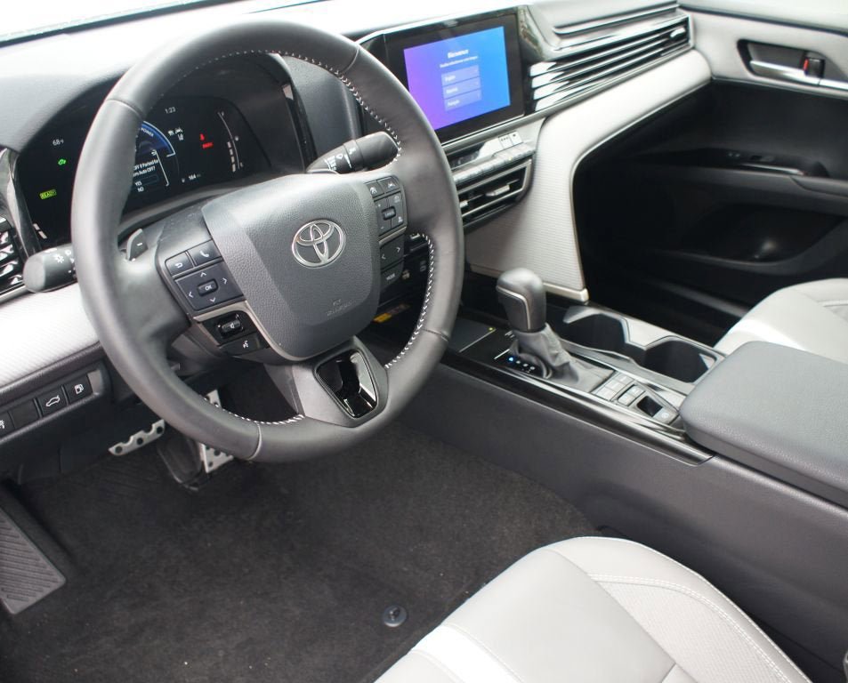 Used 2025 Toyota Camry SE w/ Convenience Package AWD/4WD image 13