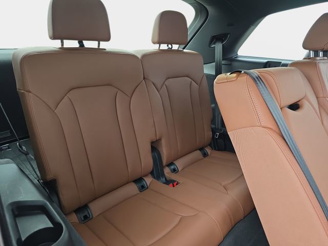Used 2025 Audi Q7 3.0T Premium w/ Convenience Package image 16
