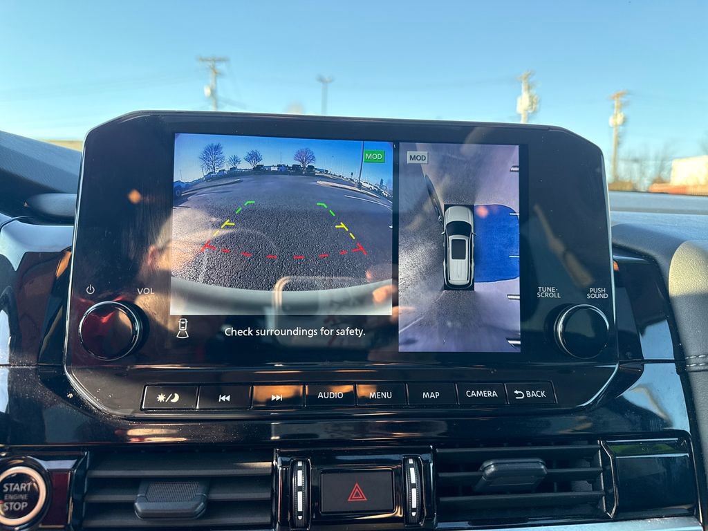 Used 2024 Nissan Pathfinder Platinum w/ Cargo Package image 23