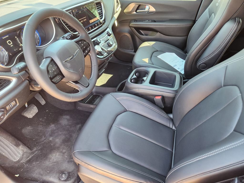 New 2026 Chrysler Pacifica Select w/ S Appearance Package image 9