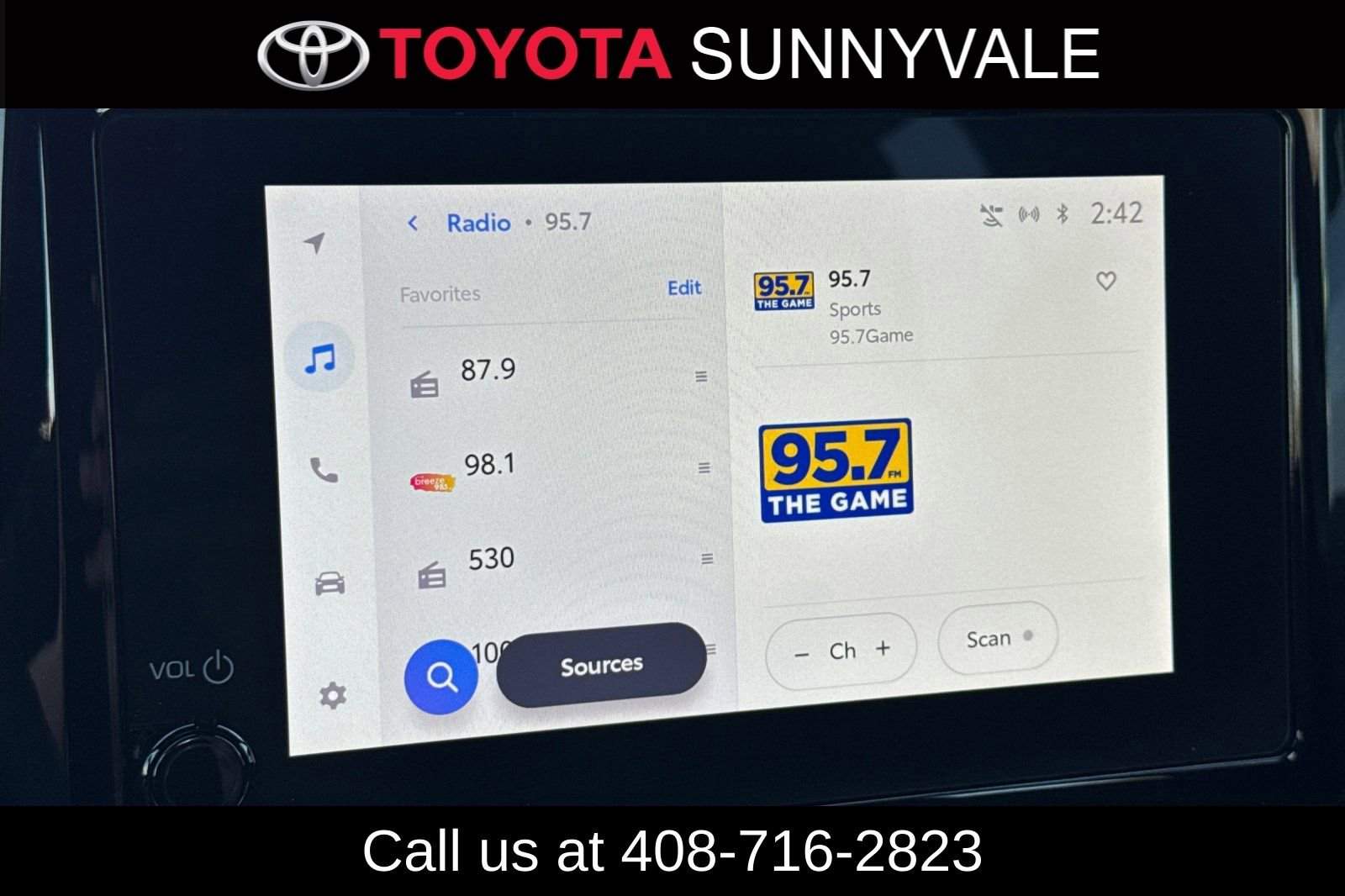 Certified 2024 Toyota Corolla SE w/ SE Package image 21