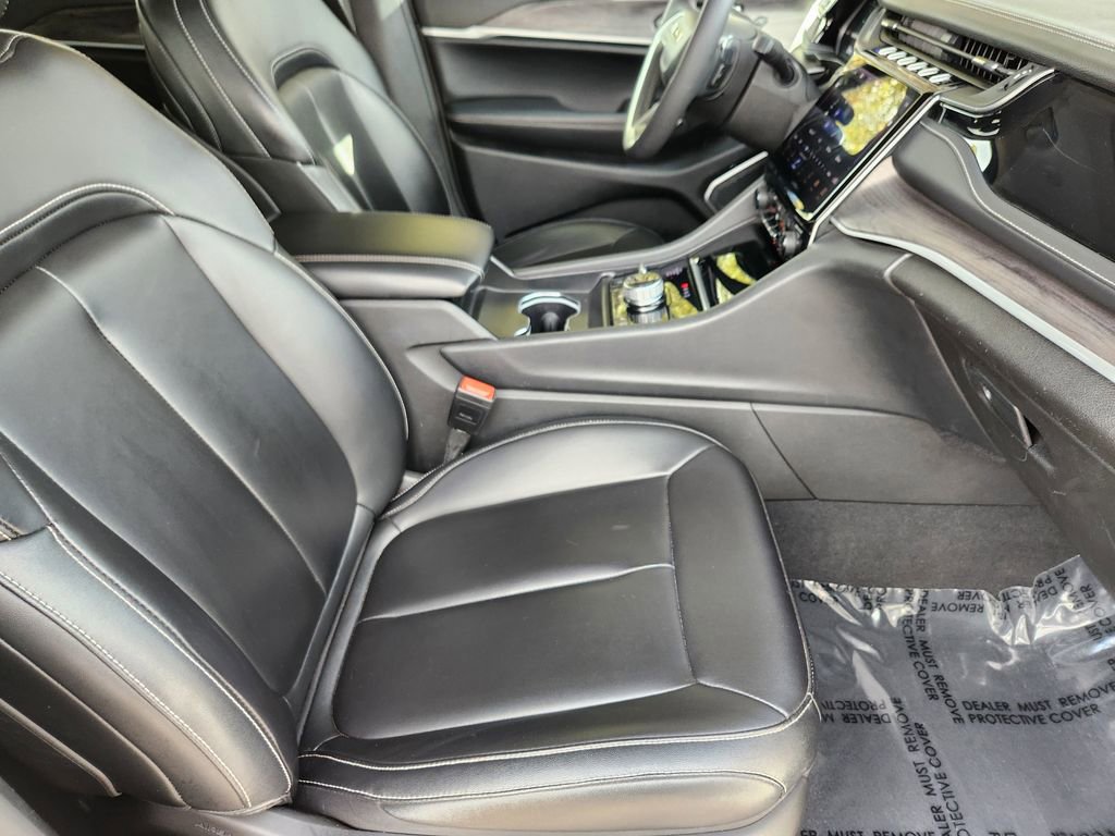 Used 2024 Jeep Grand Cherokee Limited 4xe image 4