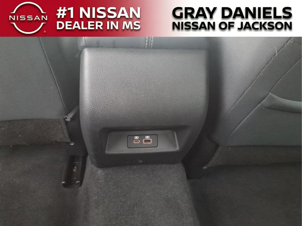 Used 2025 Nissan Altima 2.5 SV AWD/4WD image 13