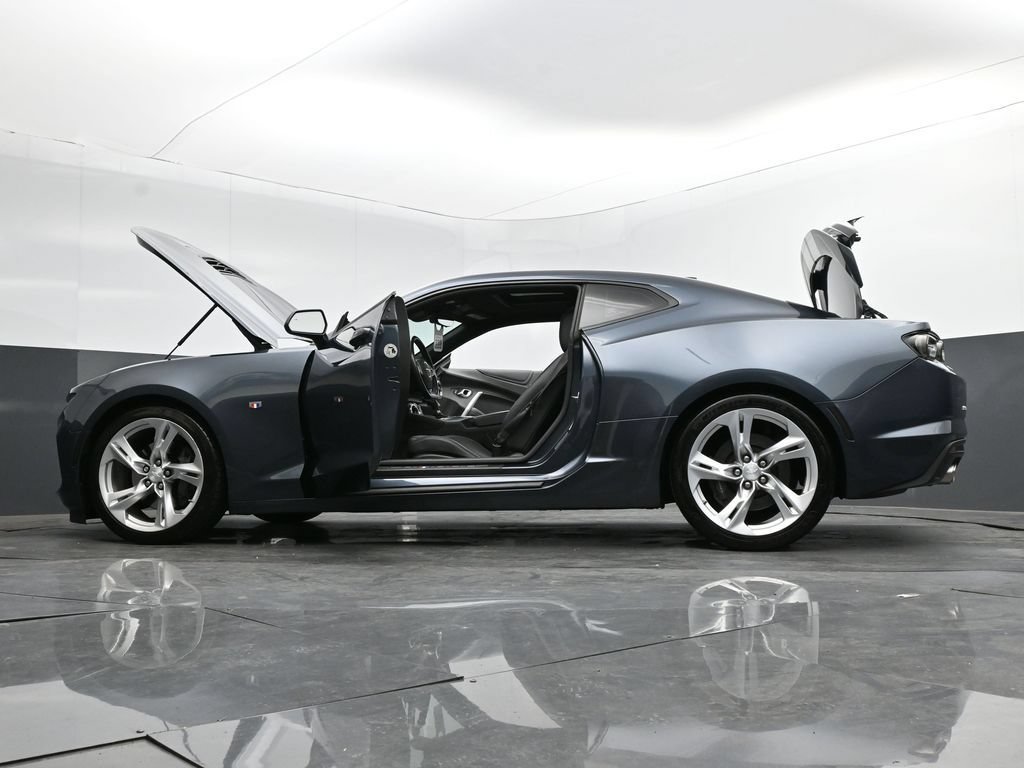 Used 2019 Chevrolet Camaro SS RWD image 34