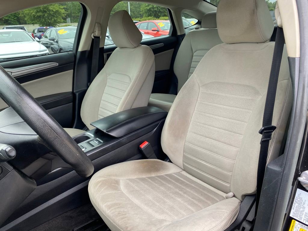 Used 2020 Ford Fusion S FWD image 24