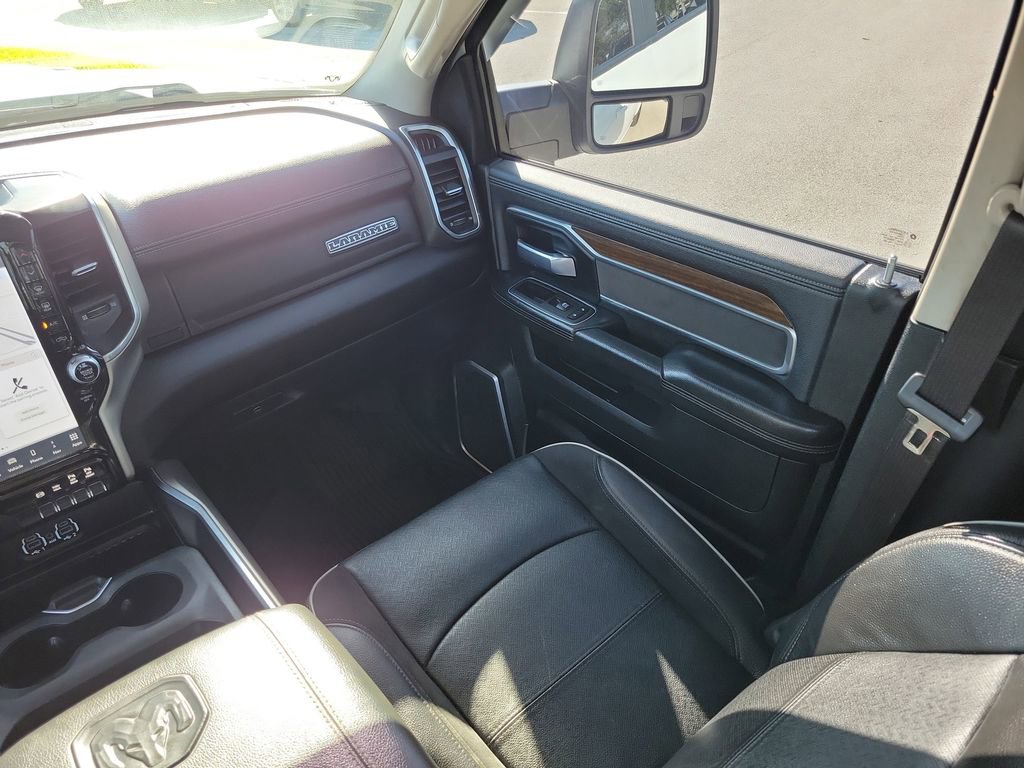 Used 2024 RAM 2500 Laramie w/ Towing Technology Group image 18
