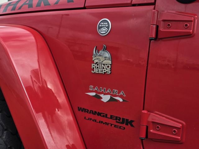 Used 2018 Jeep Wrangler Unlimited Sahara w/ Connectivity Group image 12