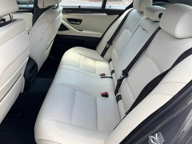Used 2015 BMW 550i Sedan RWD image 18