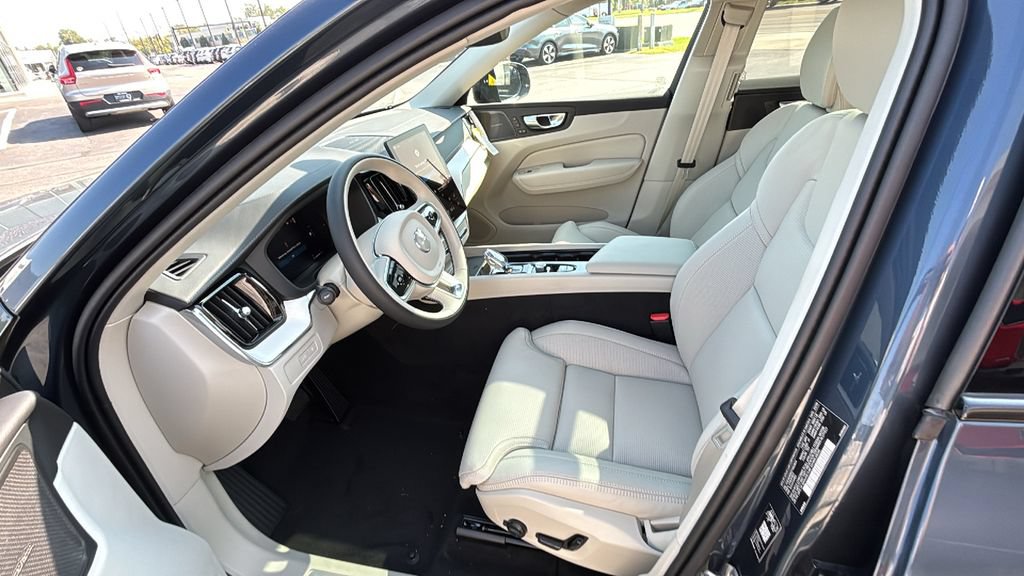 New 2026 Volvo XC60 T8 Ultra w/ Protection Package Premier AWD/4WD image 24