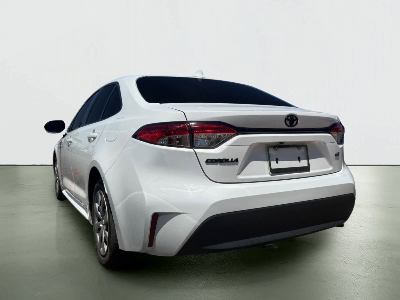 Used 2025 Toyota Corolla LE FWD image 3