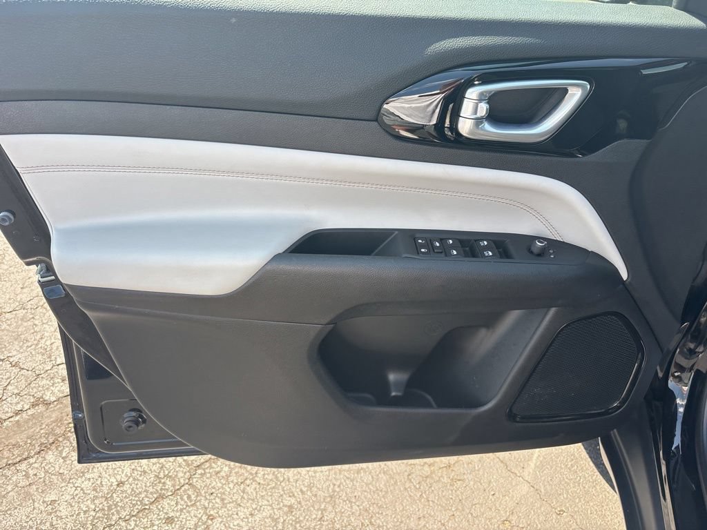 Certified 2022 Jeep Compass Limited AWD/4WD image 11