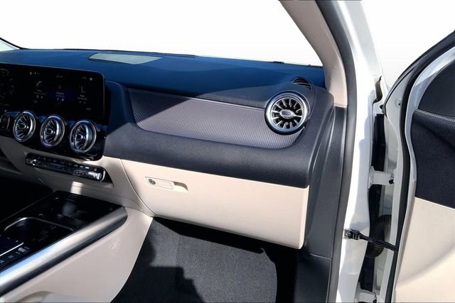 Used 2021 Mercedes-Benz GLA 250 4MATIC image 16