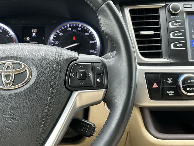 Used 2016 Toyota Highlander XLE AWD/4WD image 10